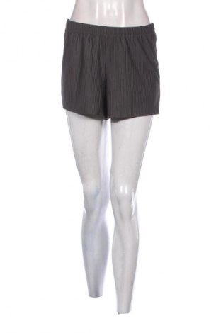 Дамски къс панталон Page One, Размер M, Цвят Сив, Цена 15,99 лв.