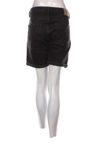 Γυναικείο κοντό παντελόνι Pull&Bear, Μέγεθος XL, Χρώμα Μαύρο, Τιμή 9,72 €