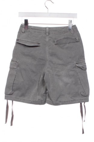 Pantaloni scurți de femei Pull&Bear, Mărime XS, Culoare Gri, Preț 51,45 Lei