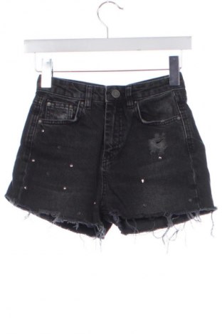 Pantaloni scurți de femei Pull&Bear, Mărime XXS, Culoare Negru, Preț 50,00 Lei