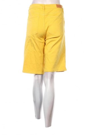Dámske kraťasy  S.Oliver, Veľkosť M, Farba Žltá, Cena  15,95 €