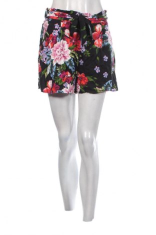 Damen Shorts Stradivarius, Größe M, Farbe Mehrfarbig, Preis € 9,99