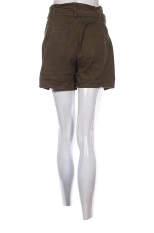 Дамски къс панталон Unbranded, Размер M, Цвят Зелен, Цена 12,99 лв.