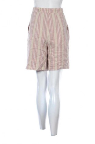 Дамски къс панталон Unbranded, Размер S, Цвят Многоцветен, Цена 15,99 лв.