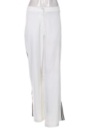 Дамски панталон Adidas, Размер XXL, Цвят Бял, Цена 54,74 лв.