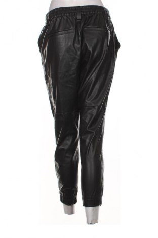 Pantaloni de femei Bershka, Mărime L, Culoare Negru, Preț 77,17 Lei