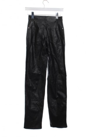 Дамски панталон Bershka, Размер XS, Цвят Черен, Цена 14,99 лв.