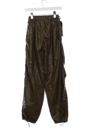 Γυναικείο παντελόνι Bershka, Μέγεθος XS, Χρώμα Πράσινο, Τιμή 9,99 €