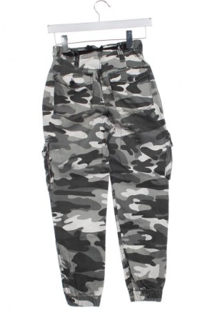 Дамски панталон Bershka, Размер XXS, Цвят Многоцветен, Цена 29,00 лв.