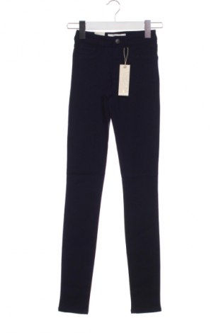 Damskie spodnie Pieces, Rozmiar XS, Kolor Niebieski, Cena 166,99 zł