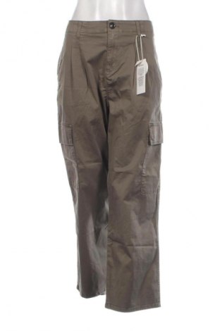 Дамски панталон S.Oliver, Размер M, Цвят Зелен, Цена 75,99 лв.