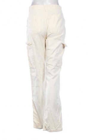 Дамски панталон Stradivarius, Размер M, Цвят Екрю, Цена 17,99 лв.