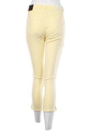 Дамски панталон Toni, Размер M, Цвят Жълт, Цена 93,99 лв.