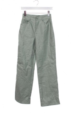 Дамски панталон Zara, Размер XXS, Цвят Зелен, Цена 21,99 лв.