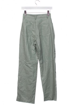 Дамски панталон Zara, Размер XXS, Цвят Зелен, Цена 21,99 лв.