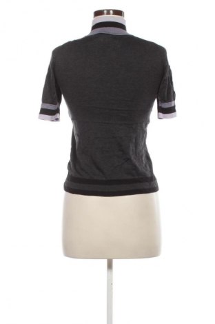 Дамски пуловер COS, Размер XS, Цвят Сив, Цена 45,99 лв.