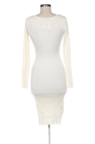 Γυναικείο πουλόβερ Charlotte Russe, Μέγεθος M, Χρώμα Λευκό, Τιμή 6,99 €