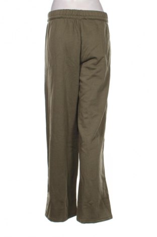 Дамско спортно долнище Adidas, Размер XL, Цвят Зелен, Цена 93,99 лв.