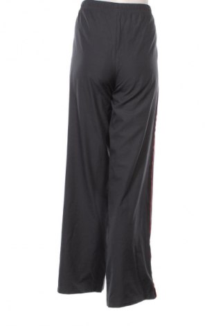 Pantaloni trening de femei Adidas, Mărime M, Culoare Gri, Preț 135,99 Lei
