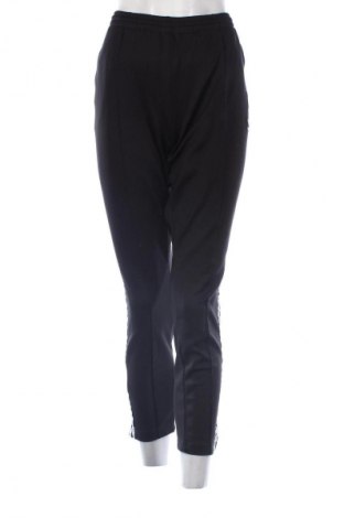 Дамско спортно долнище Adidas Originals, Размер XXL, Цвят Черен, Цена 93,99 лв.