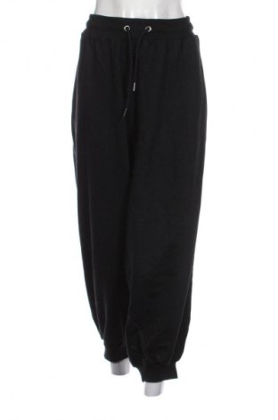 Дамско спортно долнище Bpc Bonprix Collection, Размер XXL, Цвят Черен, Цена 28,88 лв.