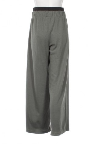 Damen Sporthose Negative, Größe M, Farbe Grün, Preis € 14,99