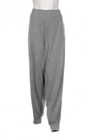 Дамско спортно долнище PUMA, Размер 4XL, Цвят Сив, Цена 43,99 лв.