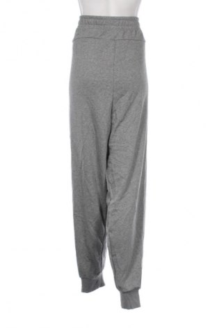 Дамско спортно долнище PUMA, Размер 4XL, Цвят Сив, Цена 43,99 лв.