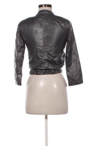 Дамско яке Bershka, Размер M, Цвят Сив, Цена 31,99 лв.