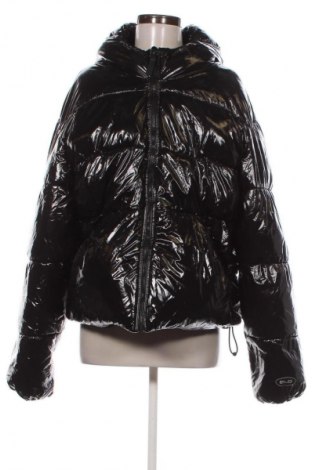 Γυναικείο μπουφάν Bershka, Μέγεθος M, Χρώμα Μαύρο, Τιμή 30,00 €