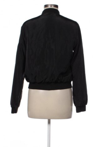 Дамско яке Forever 21, Размер M, Цвят Черен, Цена 26,99 лв.