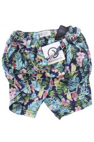 Dětské krátké kalhoty  H&M, Velikost 4-5y/ 110-116 cm, Barva Vícebarevné, Cena  149,00 Kč