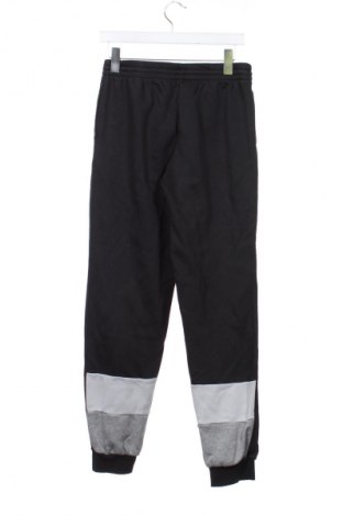 Παιδική κάτω φόρμα Adidas, Μέγεθος 15-18y/ 170-176 εκ., Χρώμα Πολύχρωμο, Τιμή 17,39 €