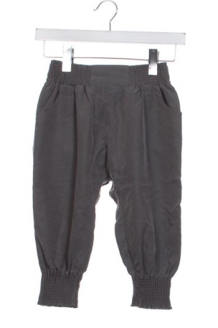 Παιδική κάτω φόρμα Unbranded, Μέγεθος 6-7y/ 122-128 εκ., Χρώμα Γκρί, Τιμή 8,99 €