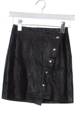Bőrszoknya Bershka, Méret XS, Szín Fekete, Ár 3 899 Ft