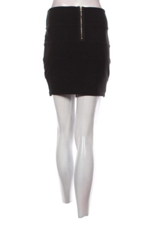 Spódnica Amisu, Rozmiar S, Kolor Czarny, Cena 43,77 zł