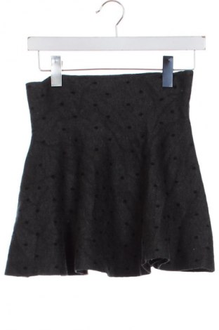 Пола Clockhouse, Размер XS, Цвят Многоцветен, Цена 6,99 лв.