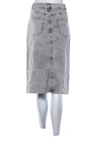 Пола Clockhouse, Размер S, Цвят Сив, Цена 29,00 лв.