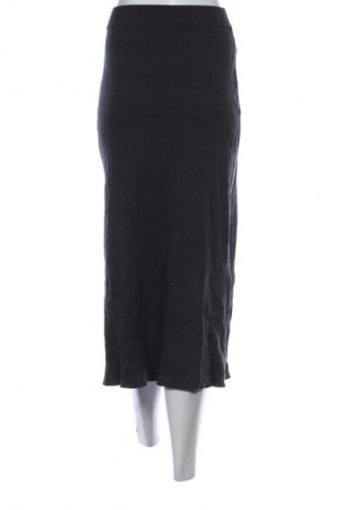 Sukně GU, Velikost S, Barva Šedá, Cena  319,00 Kč