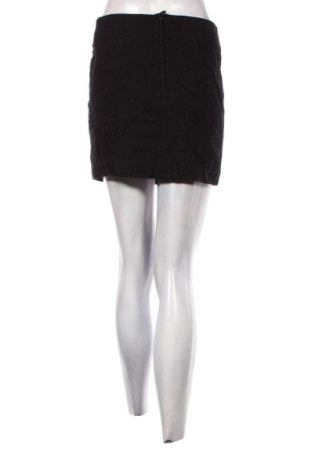 Пола H&M, Размер S, Цвят Черен, Цена 16,99 лв.