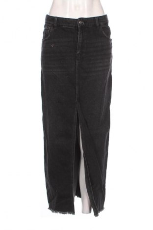 Пола House, Размер M, Цвят Черен, Цена 29,15 лв.