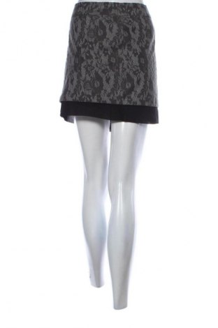 Fustă Motivi, Mărime L, Culoare Multicolor, Preț 66,99 Lei