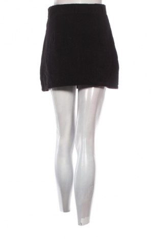 Пола SHEIN, Размер S, Цвят Черен, Цена 13,99 лв.