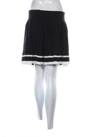 Пола SHEIN, Размер M, Цвят Черен, Цена 19,00 лв.