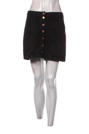 Пола Stradivarius, Размер M, Цвят Черен, Цена 6,99 лв.