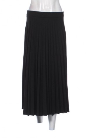 Пола Stradivarius, Размер M, Цвят Черен, Цена 23,18 лв.