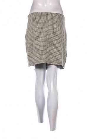 Пола Studio, Размер M, Цвят Многоцветен, Цена 6,99 лв.