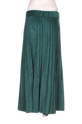 Пола Unbranded, Размер M, Цвят Зелен, Цена 23,99 лв.