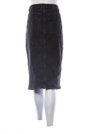 Пола WE, Размер M, Цвят Сив, Цена 31,99 лв.