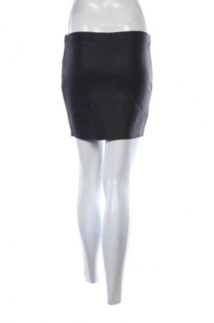 Пола Zara, Размер S, Цвят Черен, Цена 46,00 лв.